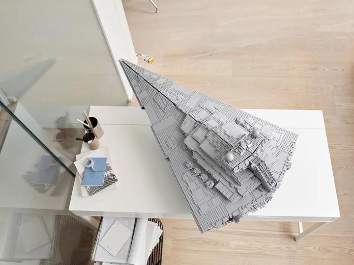 Actual product image LEGO Imperial Star Destroyer (75252, LEGO Rare Sets, LEGO Star Wars)