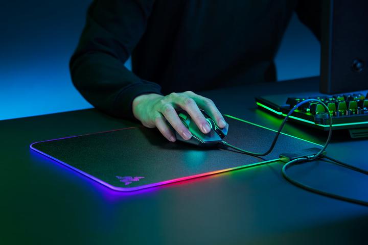 Produktbild Razer Firefly V2 (L)