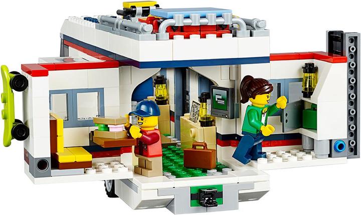 Actual product image LEGO Holidays (31052, LEGO Creator Expert)