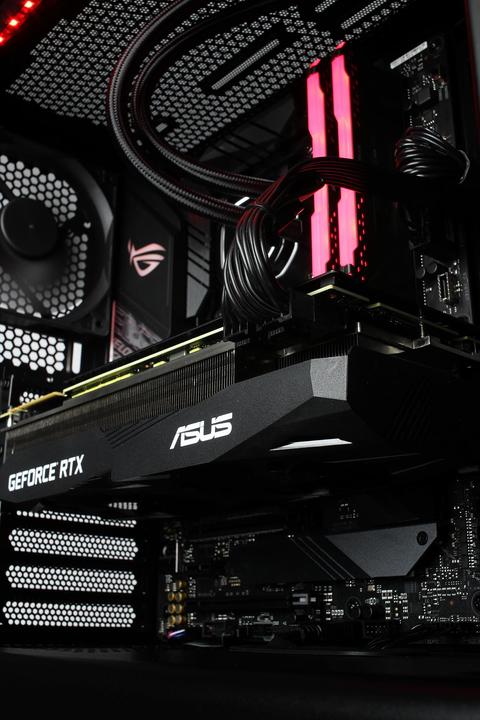 Produktbild Mifcom Savage RTX2080Ti Ultimate (Intel Core i9-9900K, 32 GB, 1000 GB, GeForce RTX 2080 Ti)