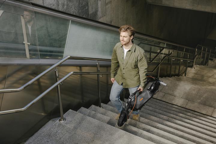 Actual product image Segway-Ninebot F2E Plus (25 km/h, 55 km, 400 W)
