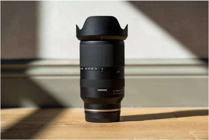 Produktbild Tamron 18-300mm f/3.5-6.3 Di III-A VC VXD, Sony E (EU) (Sony E, APS-C / DX)