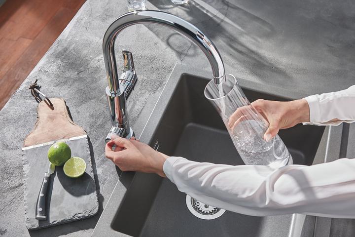 Actual product image Grohe Kitchen faucet with filter function Blue glossy chrome 30385000