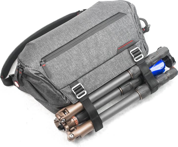 Actual product image Peak Design Everyday Sling (Camera shoulder bag, 10 l)