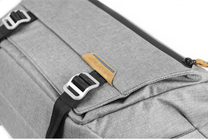 Actual product image Peak Design Everyday Sling (Camera shoulder bag, 10 l)