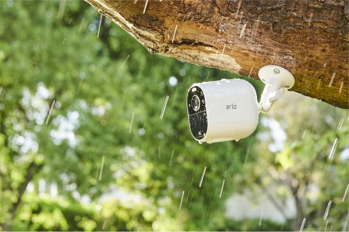 Image du produit Arlo Essential Spotlight Caméra pack de 1 caméra blanc (1920 x 1080 Pixels)