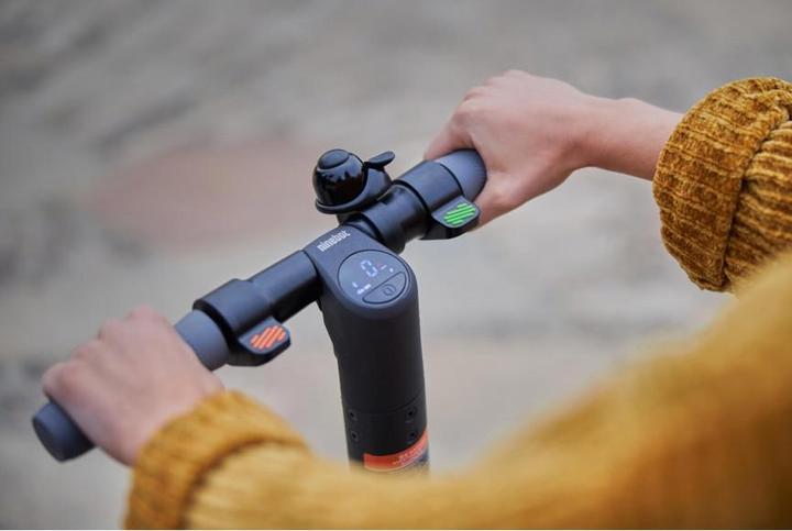 Actual product image Segway-Ninebot Kick Scooter E22E (20 km/h, 22 km, 300 W)