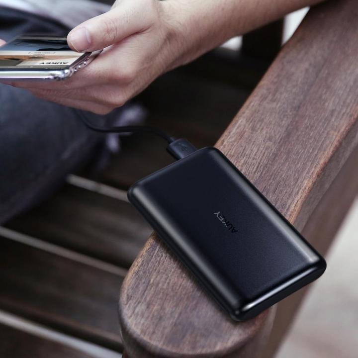 Produktbild Aukey PB-XN10 (10000 mAh, 15 W, 37 Wh)