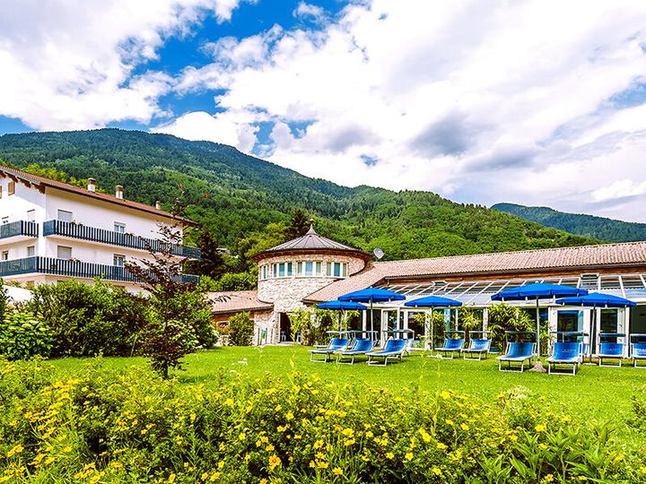 Actual product image Smartbox 2 nights in charming hotels in Europe with spa access (2 pers.)