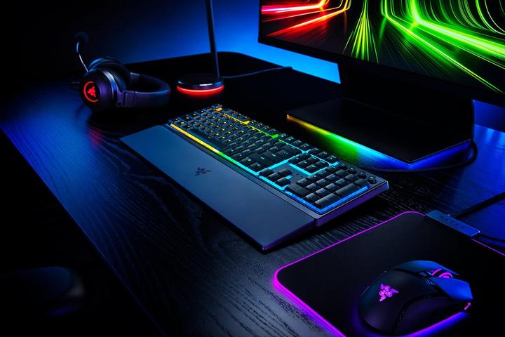 Actual product image Razer Ornata V3 (US, Cable)
