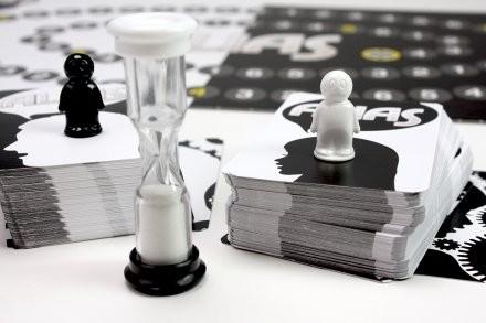Immagine prodotto Tactic Gioco da tavolo di tattica Alias Donne contro uomini (Lituano)