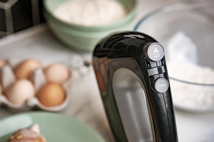 Actual product image Camry CR 4220B mixer Hand mixer Black, Grey (750 W)