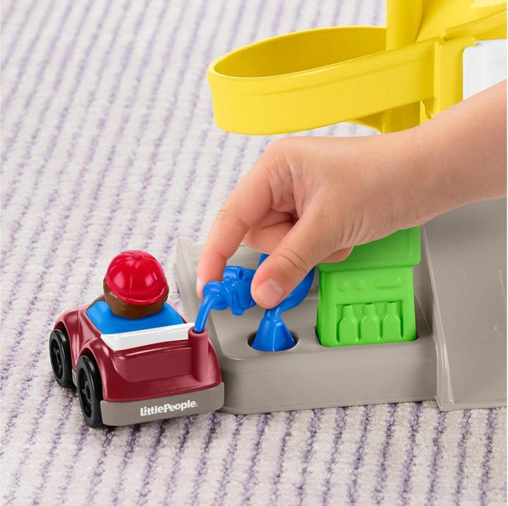 Actual product image Fisher-Price Little People Helpful Neighbor's Garage