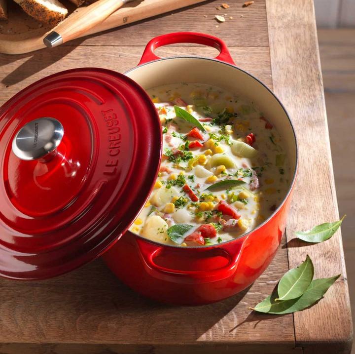 Produktbild Le Creuset Signature (27 cm, Bräter + Schmortopf, Gusseisen)