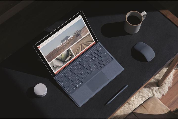 Produktbild Microsoft Surface Pro Signa Type Cover (DE)