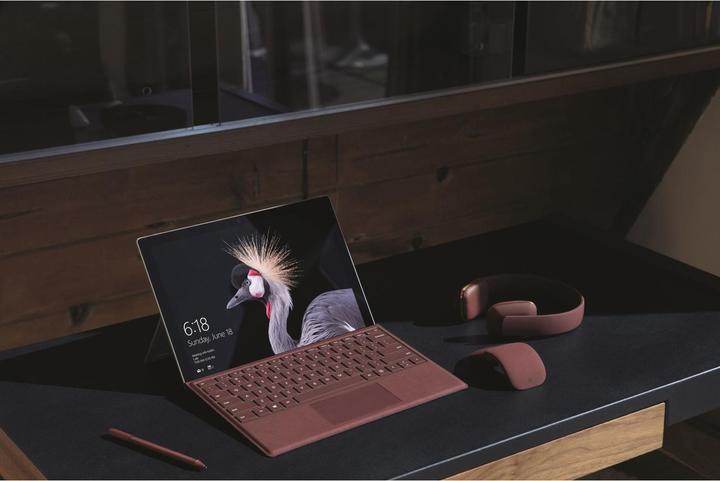 Produktbild Microsoft Surface Pro Signa Type Cover (DE, Surface Pro (2017), Microsoft Surface Pro 4, Microsoft Surface Pro 3)