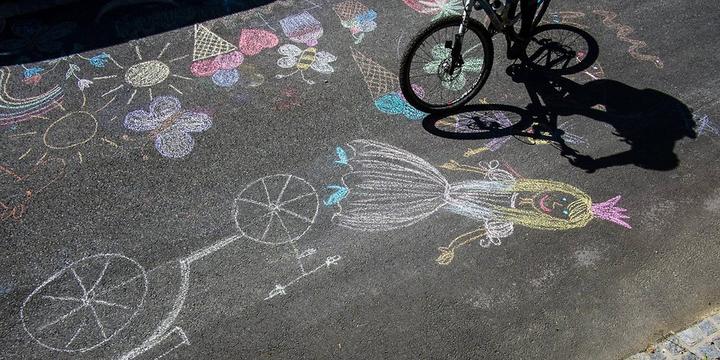 Actual product image Happy People Street chalk