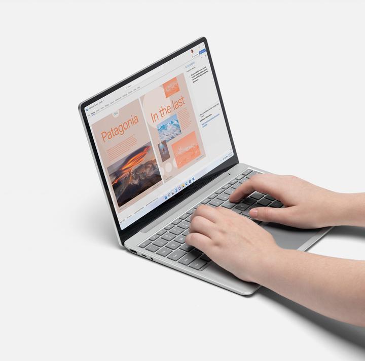 Immagine prodotto Microsoft Surface Laptop Go 2 (12.40", Intel Core i5-1135G7, 8 GB, 256 GB)