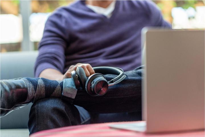 Produktbild Poly Voyager Focus 2 MS (Kabellos, Kabelgebunden, USB-C)