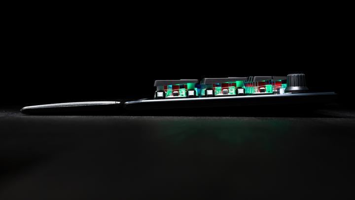 Produktbild Roccat Vulcan 121 Aimo (DE, Kabelgebunden)