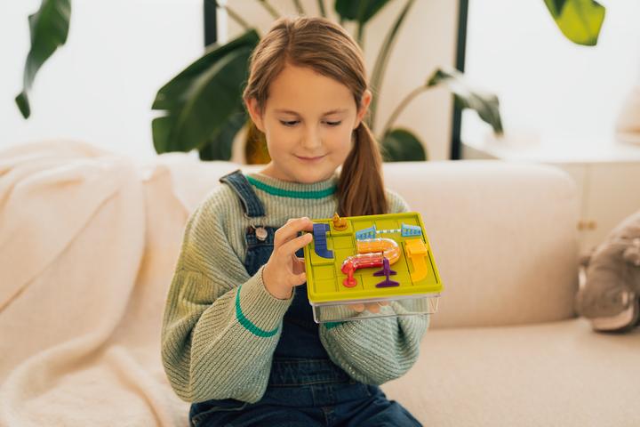 Actual product image Smart Games Smart Dog (German, French, Swiss German, Italian, English)