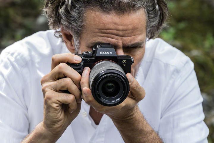 Actual product image Sony Alpha 7 II (28 - 70 mm, 24 Mpx, Full frame)