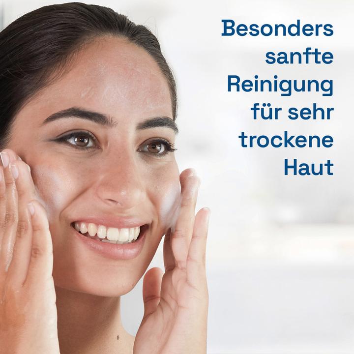 Produktbild Cetaphil Daily Essentials Extra sanfter Reinigungsschaum (Schaum, 236 ml)
