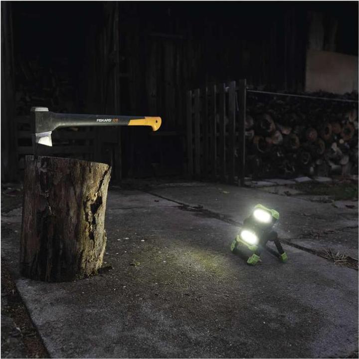 Produktbild Emos Aufladbarer COB LED-Strahler P4536, 2000 lm, 8000 mAh (2000 lm)
