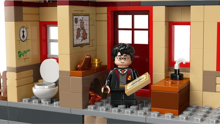 Image du produit LEGO Harry Potter 76423 Le Poudlard Express et la Gare de Pré-au-Lard (76423, LEGO Harry Potter)