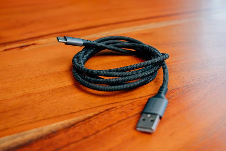 Actual product image Verbatim Sync & Charge Cable USB-A to USB-C 120 cm (1.20 m, USB 2.0)