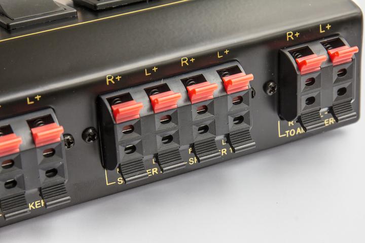 Image du produit Good Connections Boîtier de commutation pour haut-parleurs (jusqu'à 8 haut-parleurs)