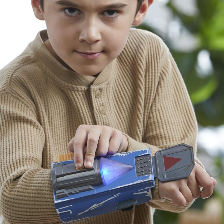 Produktbild Hasbro Star Wars Nightfall Gauntlet Effekt Blaster