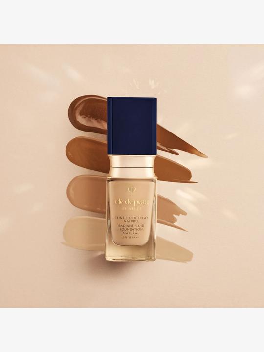 Actual product image Clé De Peau Radiant Fluid Foundation Natural BF00 (BF00 - Very Light Buff)