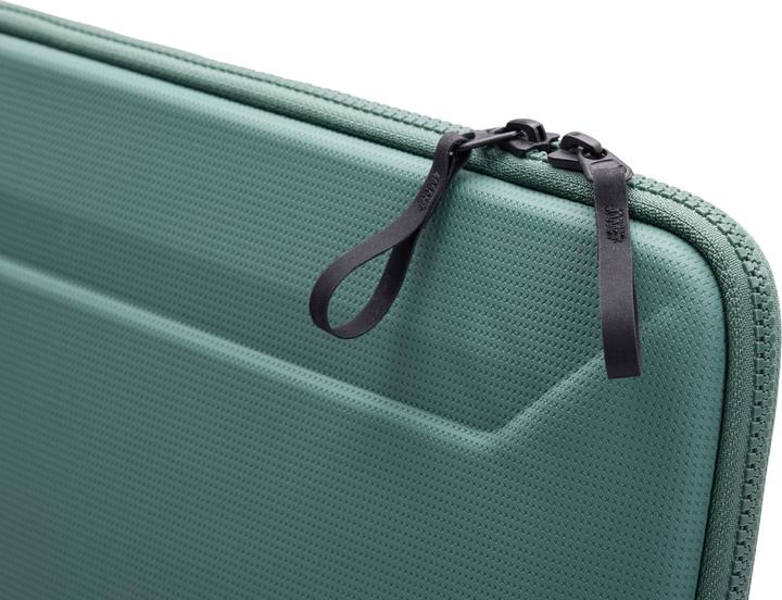 Actual product image Thule Gauntlet 5 MacBook Sleeve (14", Apple)