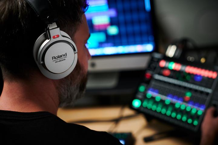 Actual product image Roland RH-200S (No noise cancelling, Cable)