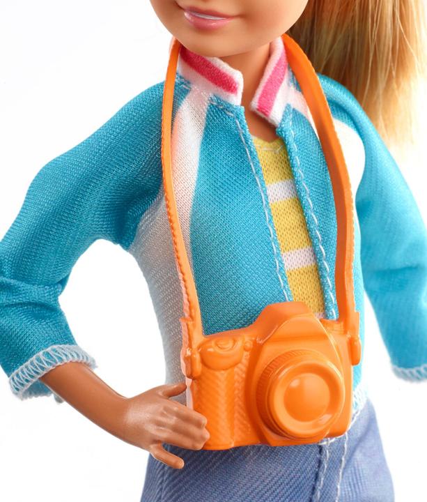 Immagine prodotto Barbie Bambola Stacie da viaggio