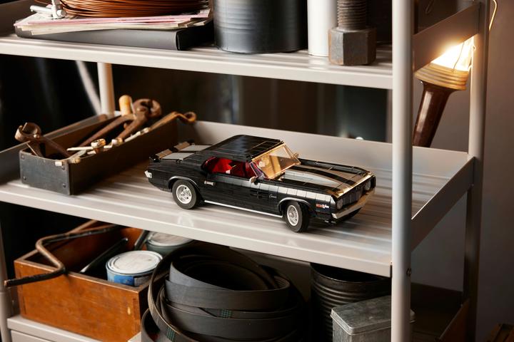 Actual product image LEGO Chevrolet Camaro Z28 (10304, LEGO Rare Sets)