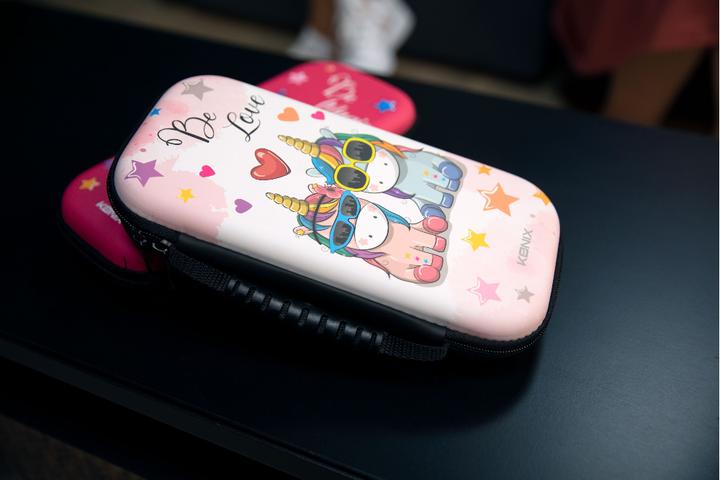 Produktbild Konix Mythics Unicorn Pro Carry Case be love (Switch Lite, Switch OLED)