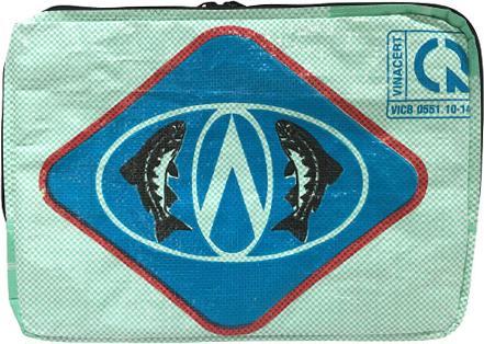 Produktbild Bekos Upcycling - Laptoptasche 15" aus recycelten Fischfuttersäcke light green (15")