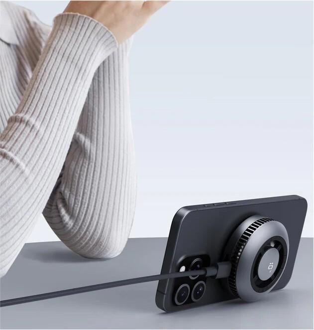 Actual product image Aukey Mag Fusion (15 W)