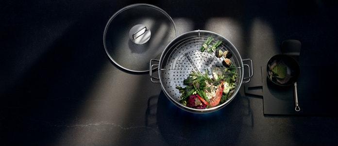 Produktbild WMF Wok Set 4tlg Wokpfanne 36cm 4,5l Glasdeckel Induktion Edelstahl (36 cm, Wok Pfanne, Edelstahl)