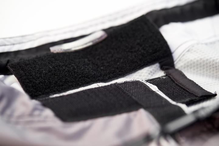 Immagine prodotto Ju-Sports Pantaloncini da combattimento Dark Line "Dragon (S)