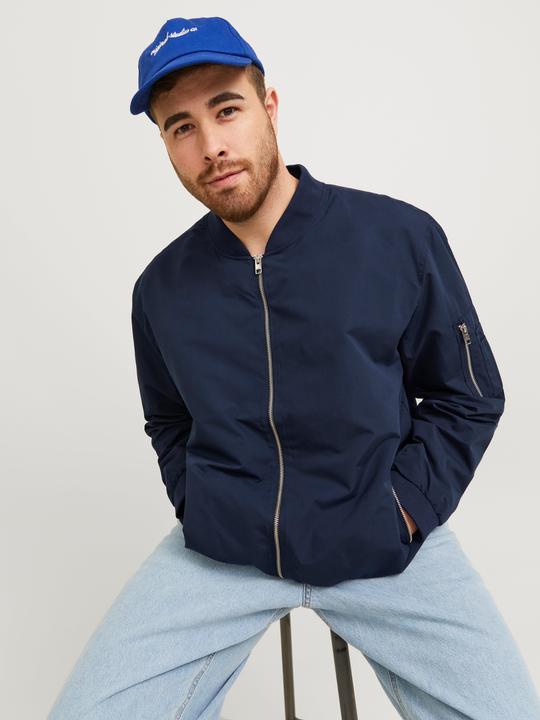 Produktbild Jack & Jones Leichte Plus Size Jacke (6XL)