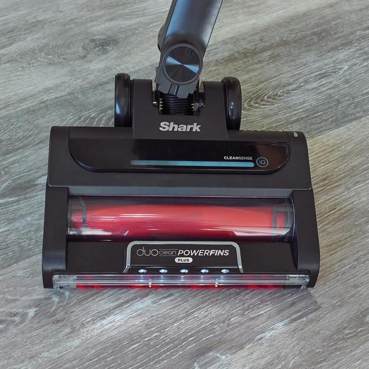 Actual product image Shark Statros IZ400DE