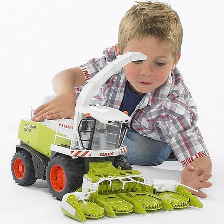 Actual product image Bruder Field choppers