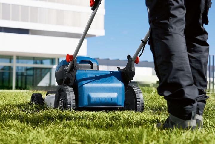Actual product image Bosch Professional Cordless lawn mower (Rechargeable battery operated)