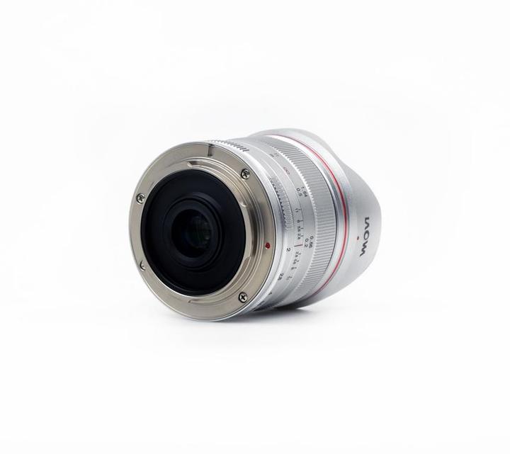 Image du produit Venus Optic Laowa 7.5mm F/2 MFT version légère (Micro Four Thirds, Micro Four Thirds)