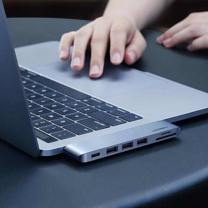 Actual product image Ugreen 6-in-2 (USB-C, 6 Ports)