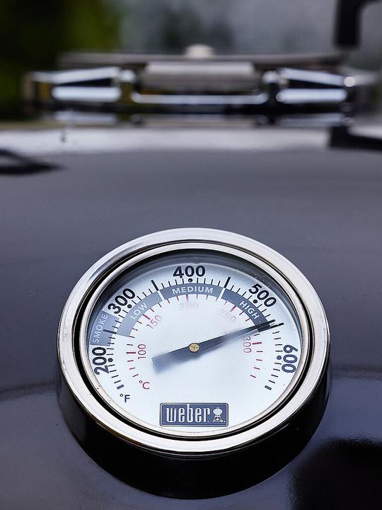 Actual product image Weber Summit Kamado E6 (610 mm)