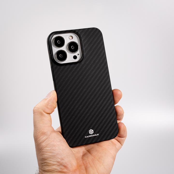 Immagine prodotto Carbomile Custodia di protezione in fibra di carbone aramide véritable (Apple iPhone 15 Pro)